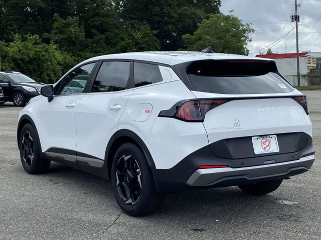 New 2026 Kia Sportage EX FWD image 4