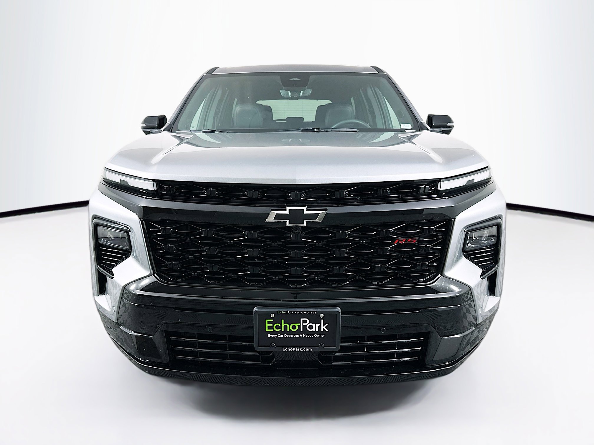 Used 2024 Chevrolet Traverse RS image 2