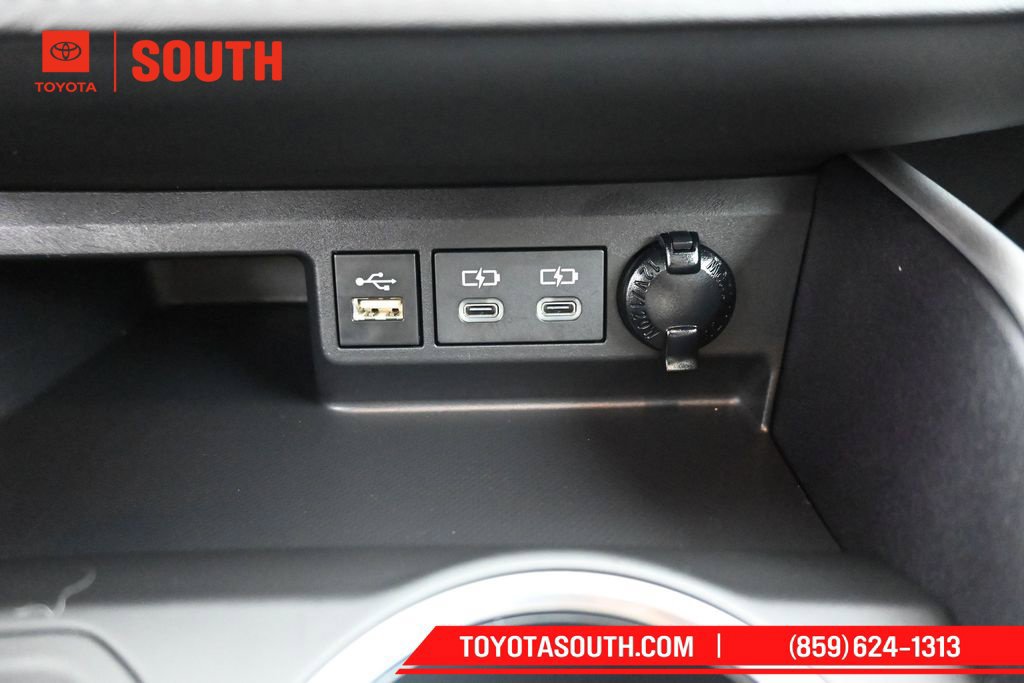 Used 2023 Toyota Highlander XLE AWD/4WD image 20