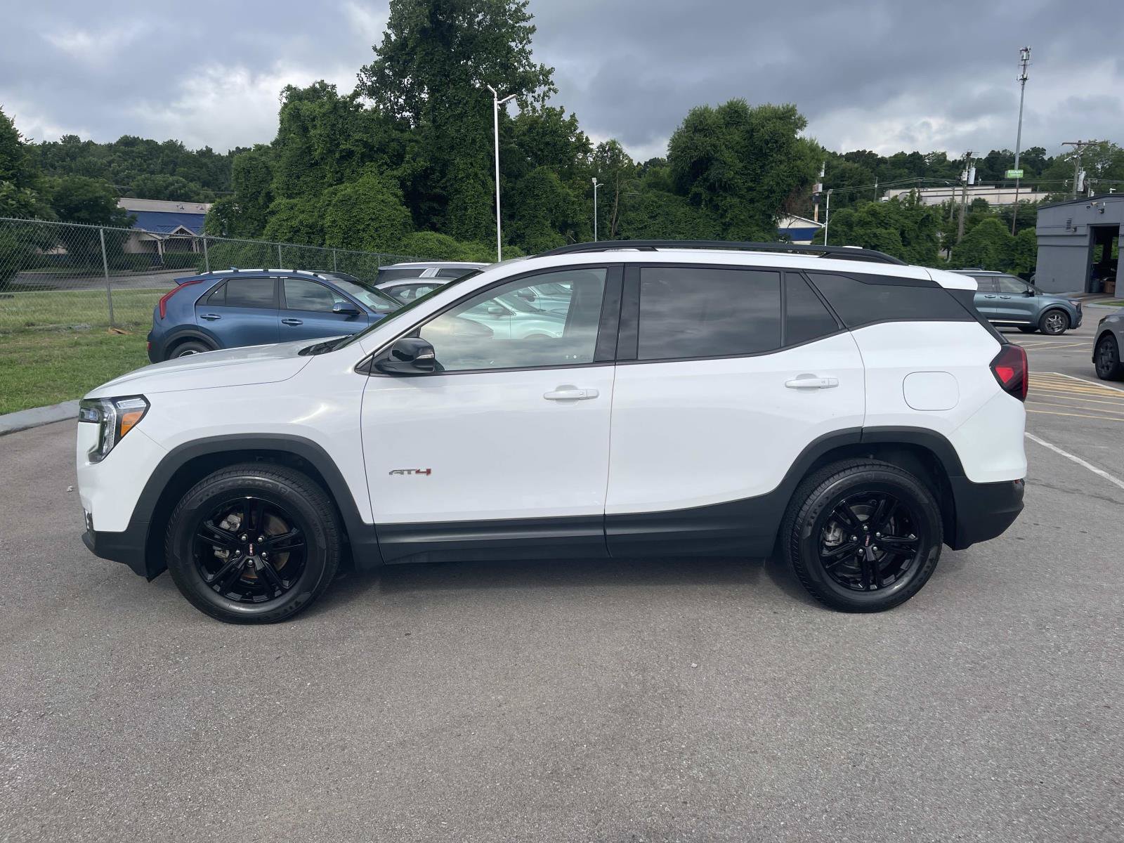 Used 2023 GMC Terrain AT4 AWD/4WD image 6