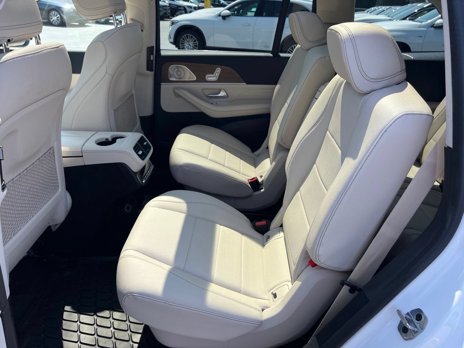 Used 2024 Mercedes-Benz GLS 450 4MATIC image 17