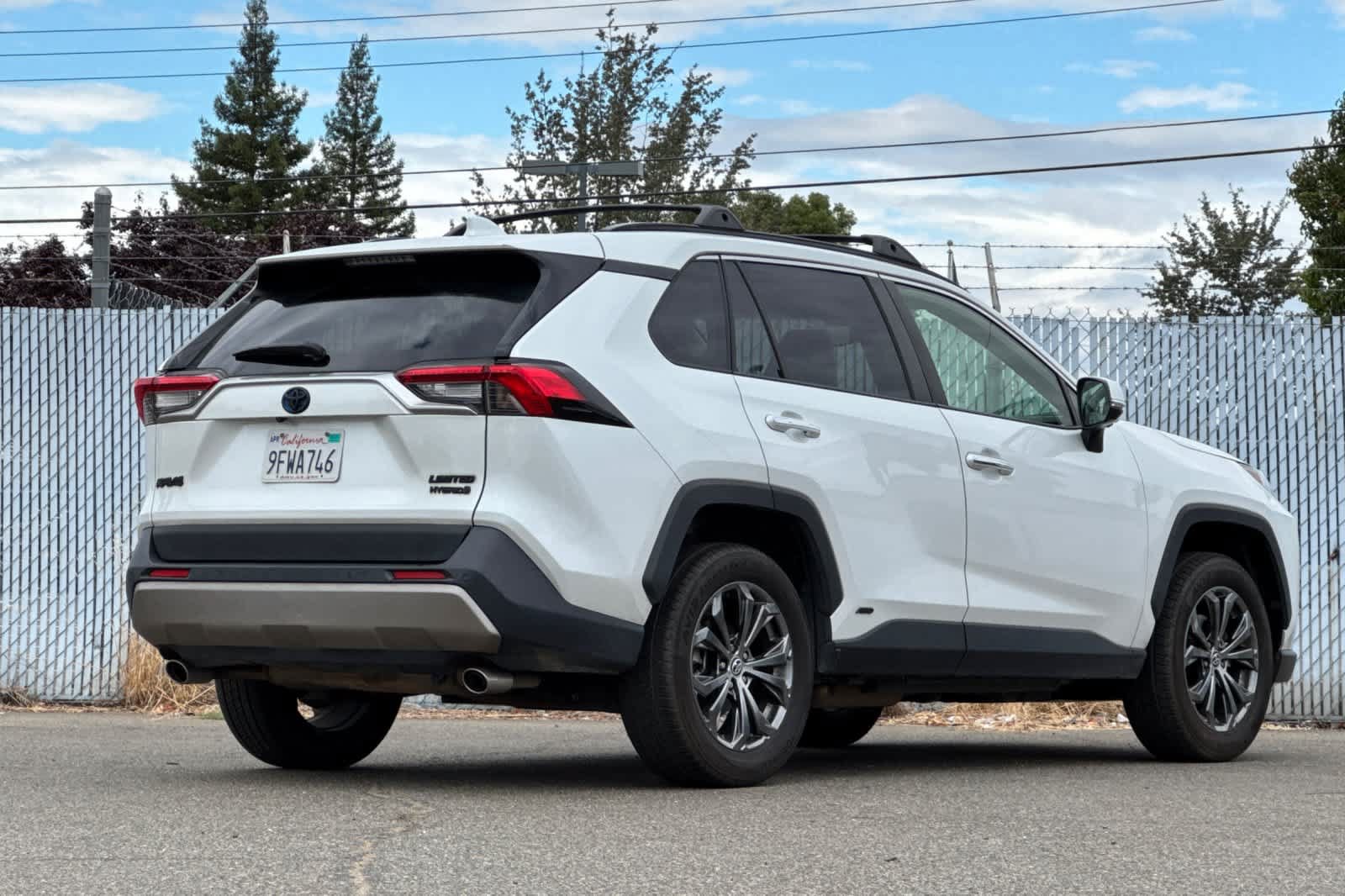 Used 2023 Toyota RAV4 Limited AWD/4WD image 3