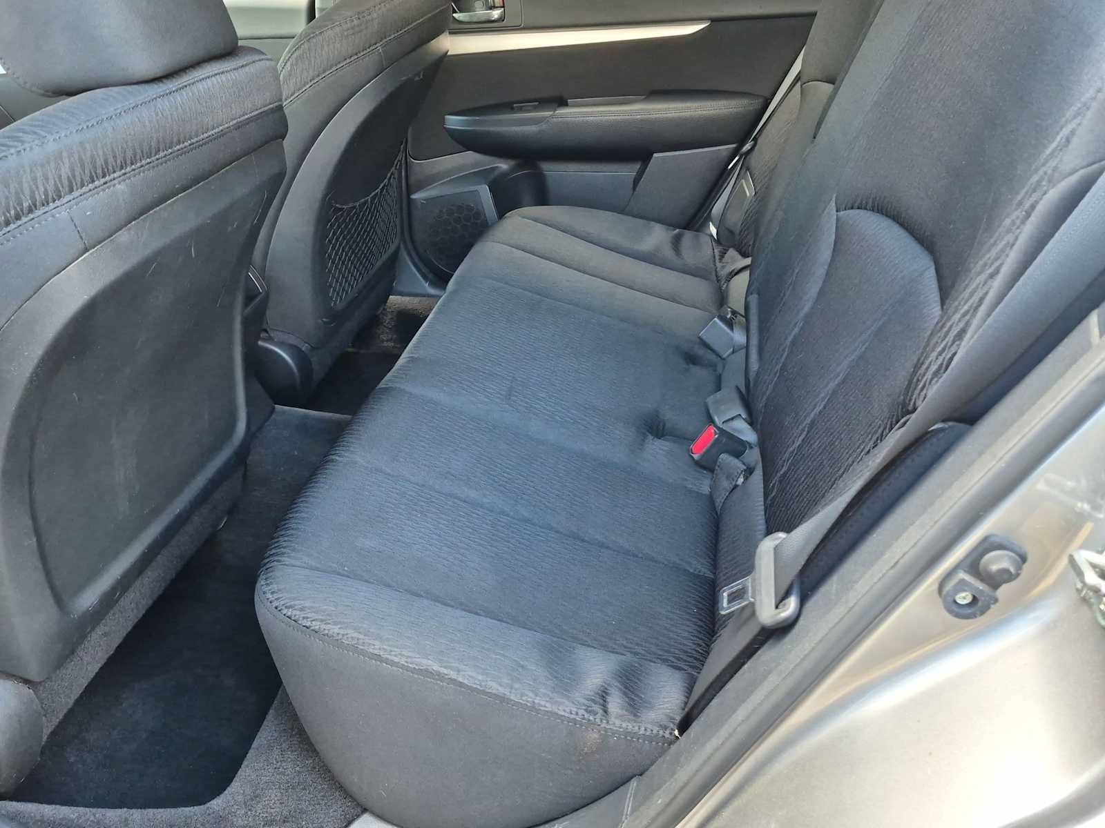 Used 2010 Subaru Outback 2.5i Premium AWD/4WD image 18