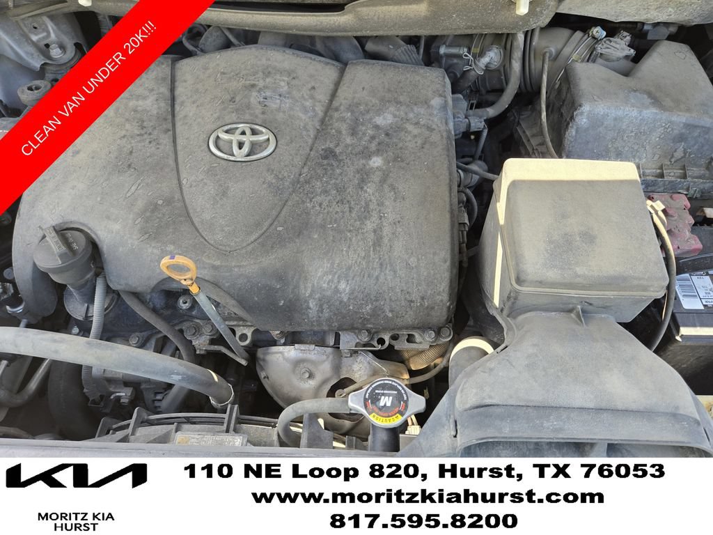 Used 2017 Toyota Sienna SE FWD image 32