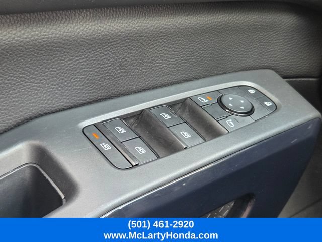 Used 2025 Nissan Pathfinder SV AWD/4WD image 32