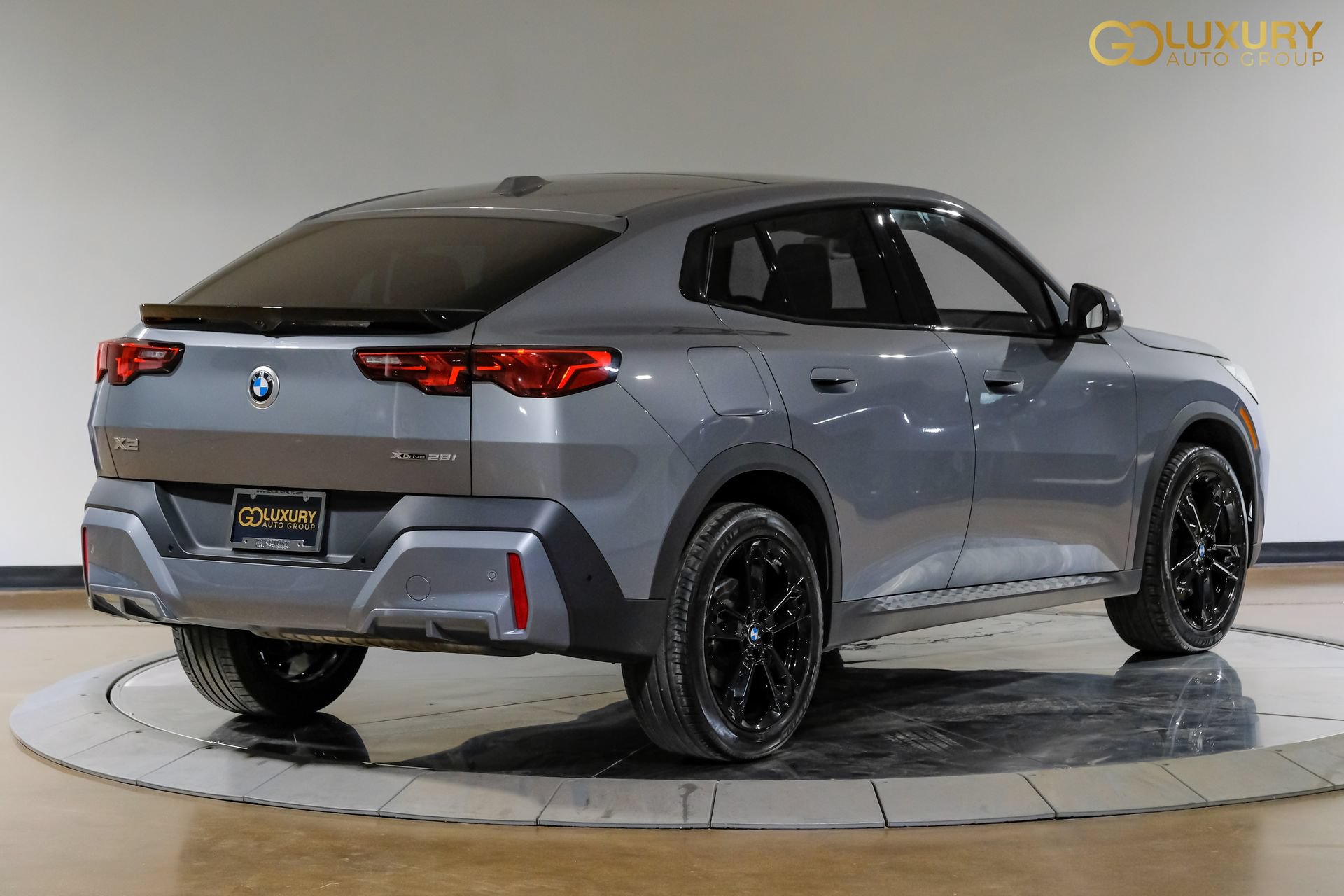 Used 2025 BMW X2 xDrive28i AWD/4WD image 10