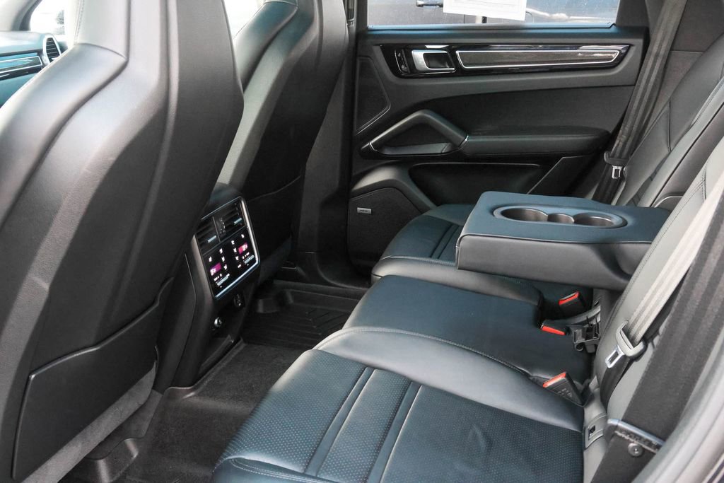Used 2019 Porsche Cayenne S AWD/4WD image 8