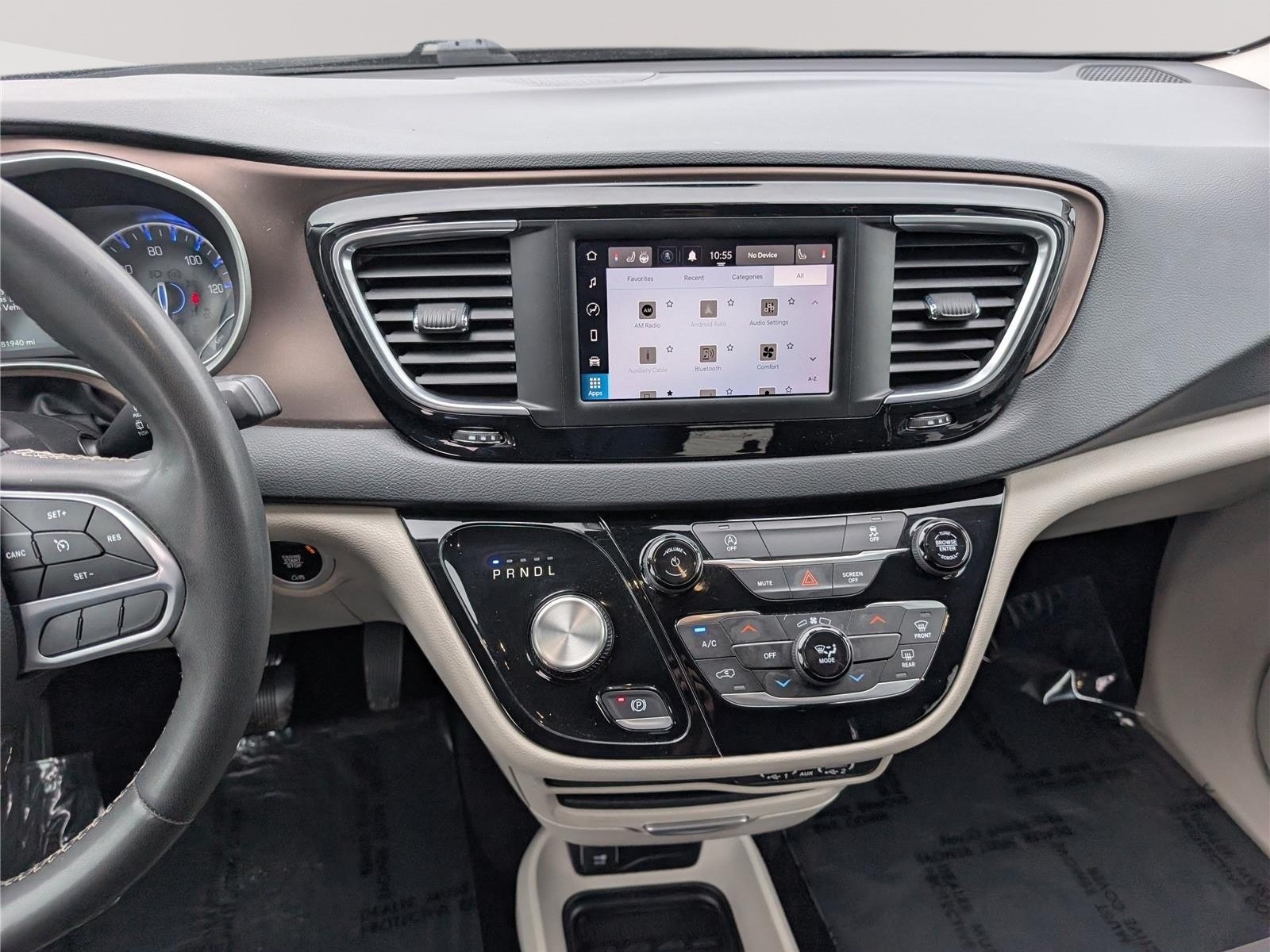 Used 2023 Chrysler Voyager LX FWD image 19