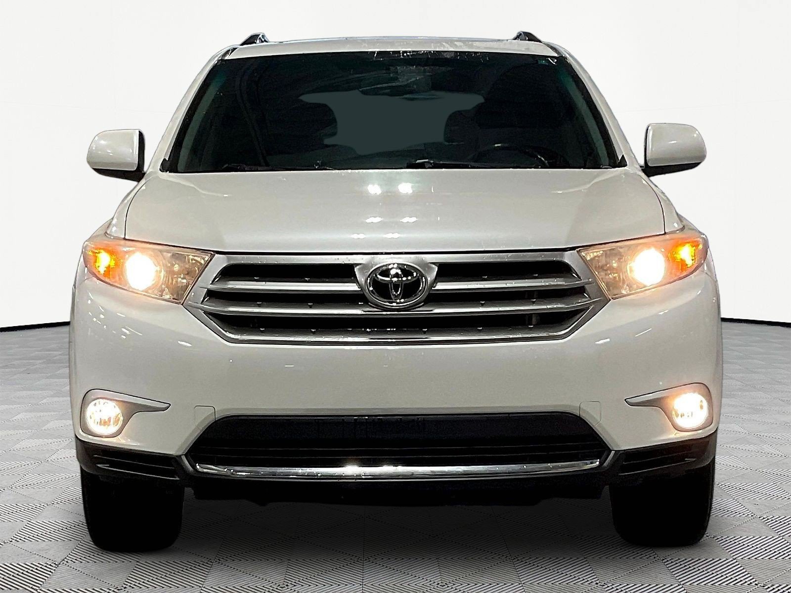 Used 2013 Toyota Highlander SE AWD/4WD image 2