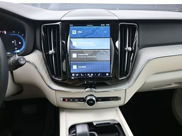 Used 2024 Volvo XC60 B5 Plus image 12