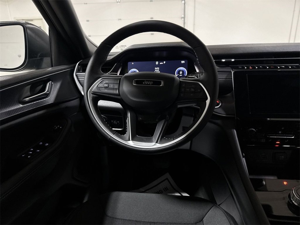 New 2025 Jeep Grand Cherokee Laredo X w/ Luxury Tech Group I image 19