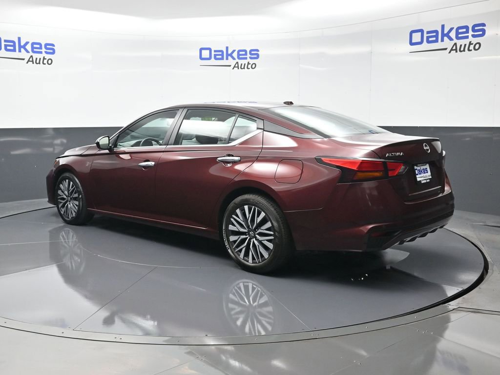 Used 2025 Nissan Altima 2.5 SV image 6