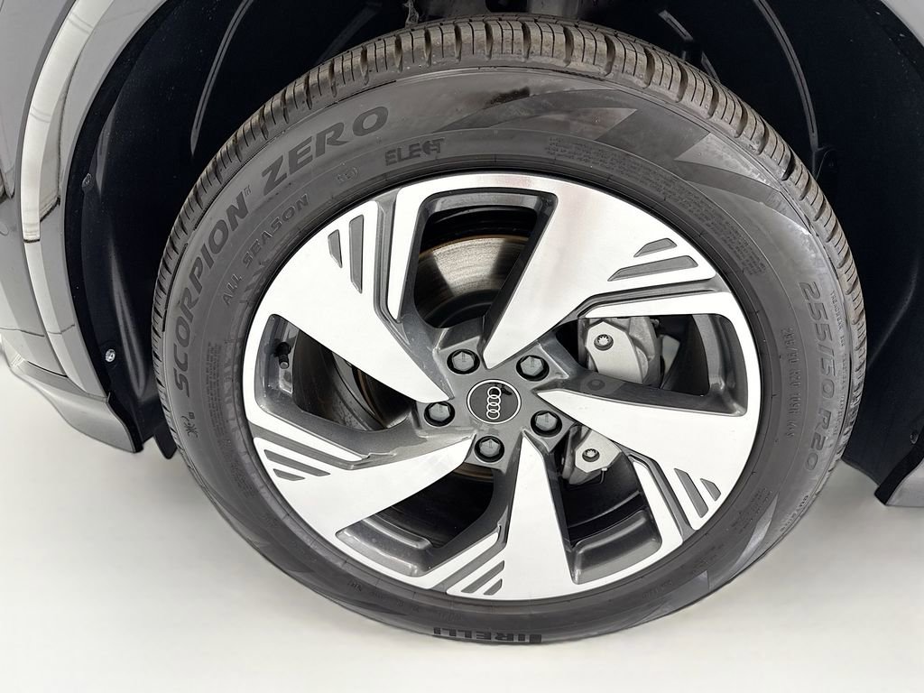 New 2025 Audi Q6 e-tron Premium Plus AWD/4WD image 30