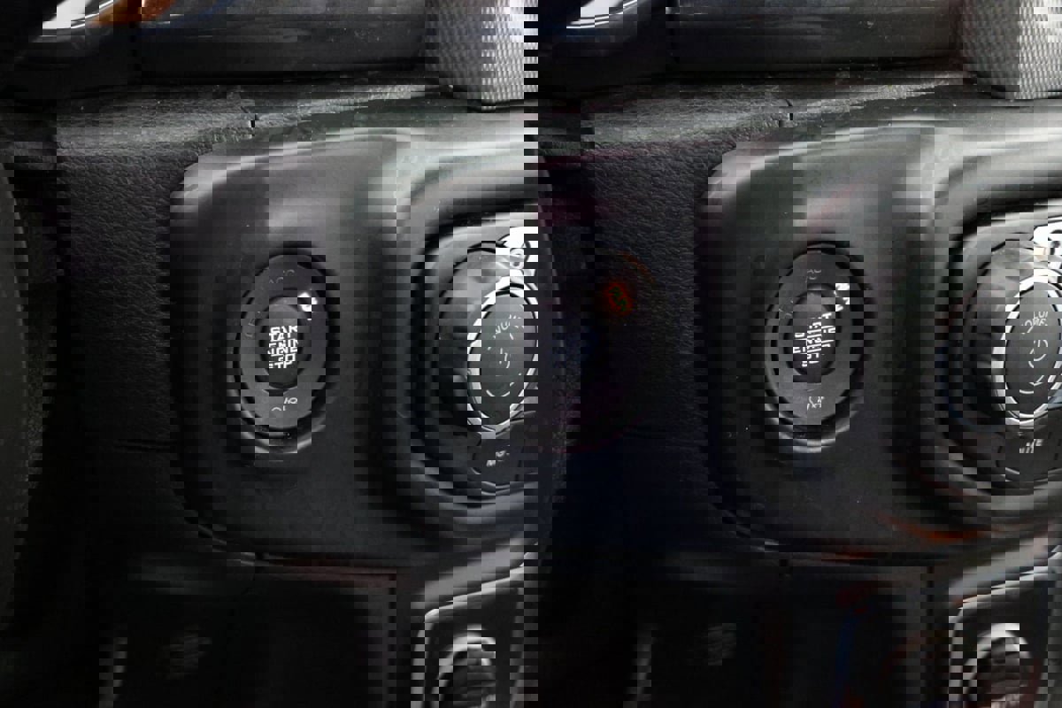 Used 2021 Jeep Wrangler Unlimited Sahara image 19