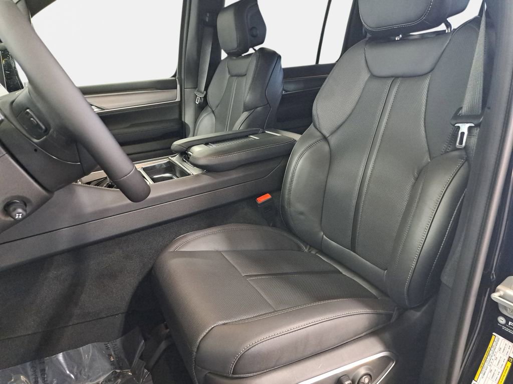 New 2026 Jeep Grand Wagoneer Limited AWD/4WD image 16
