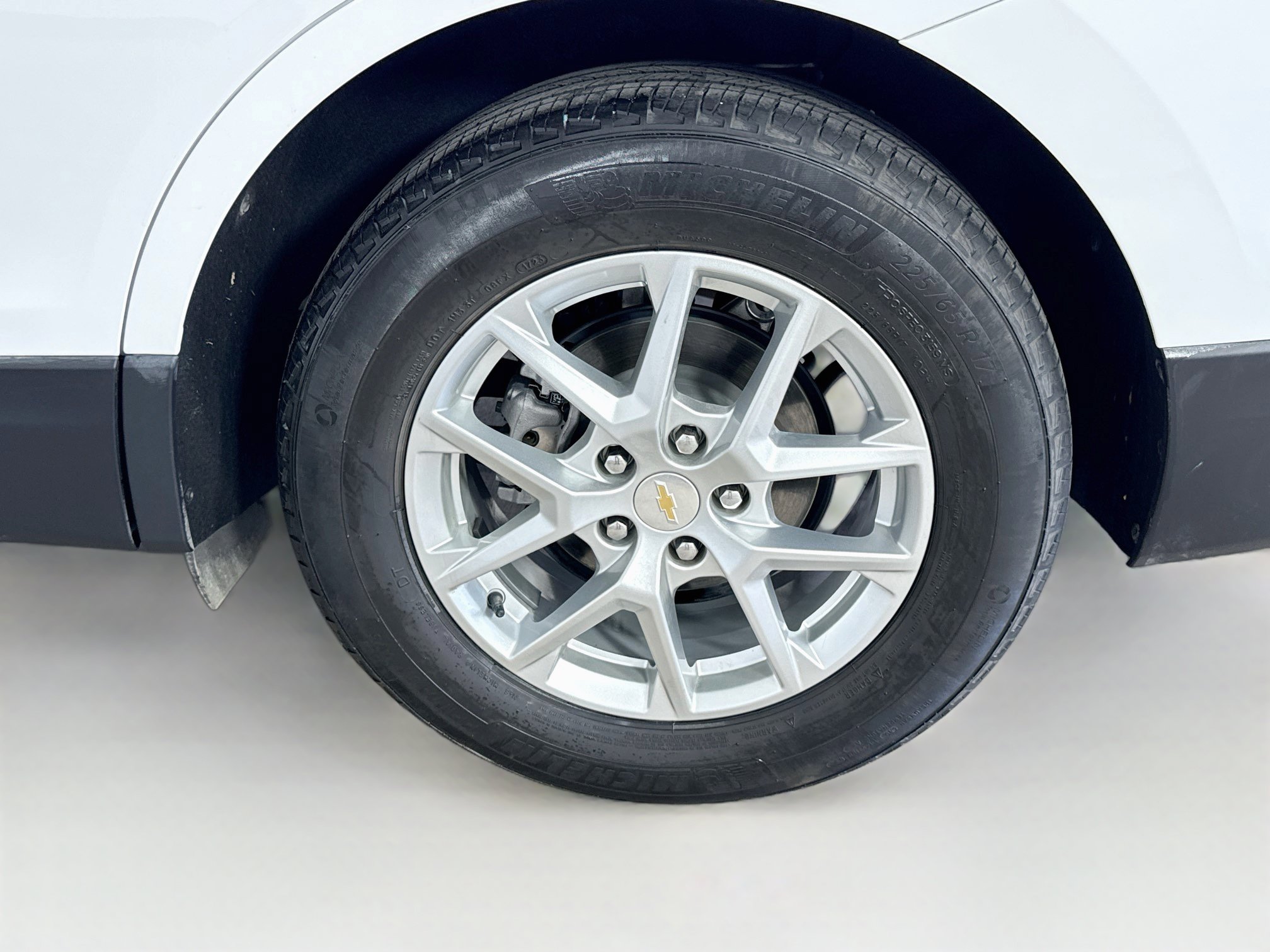 Used 2023 Chevrolet Equinox LT FWD image 32