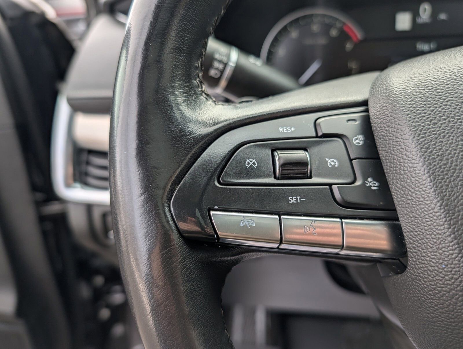 Certified 2023 Cadillac XT4 Premium Luxury w/ LPO, Onyx Lite Package image 38