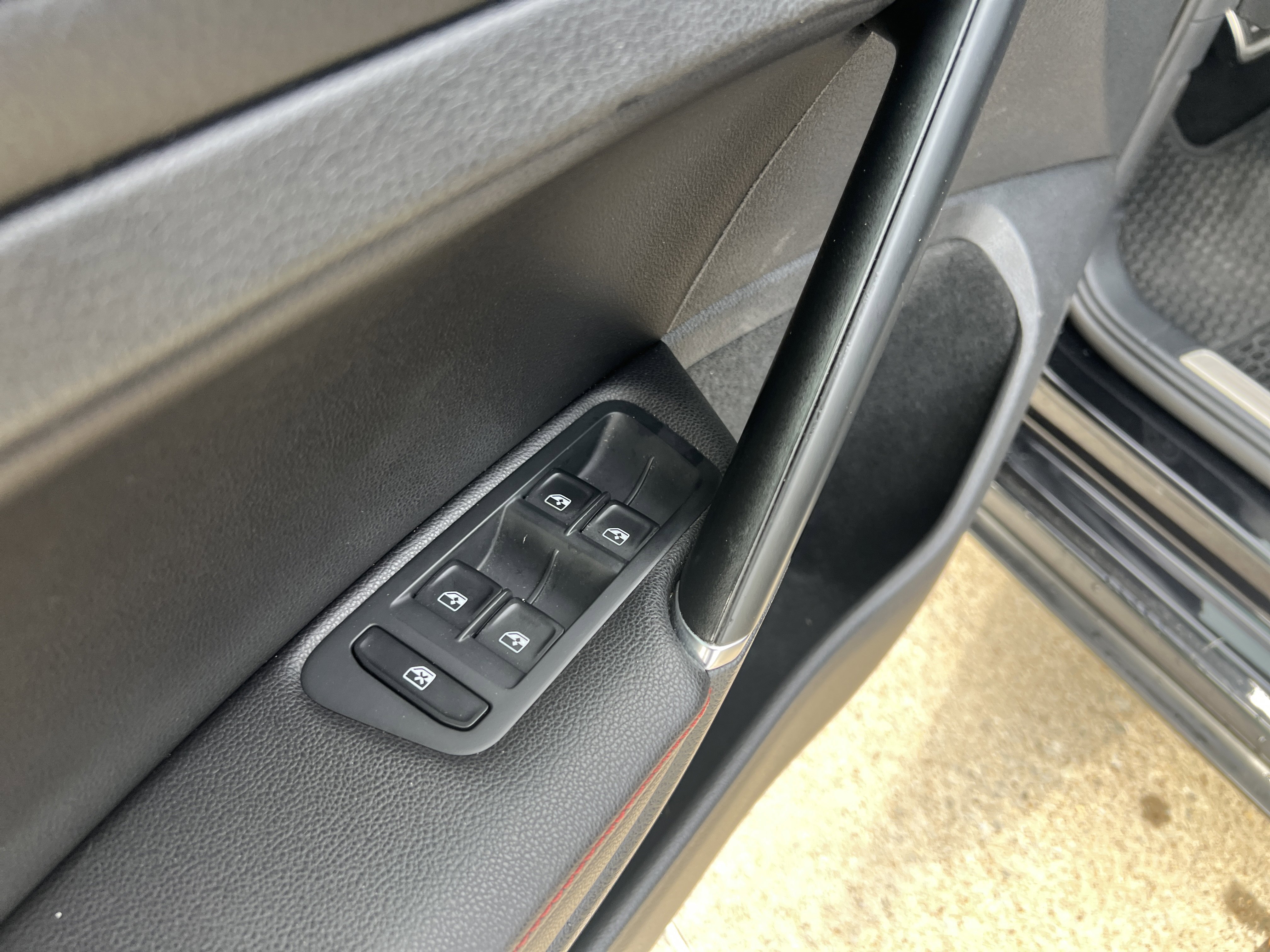 Used 2018 Volkswagen GTI Autobahn FWD image 14