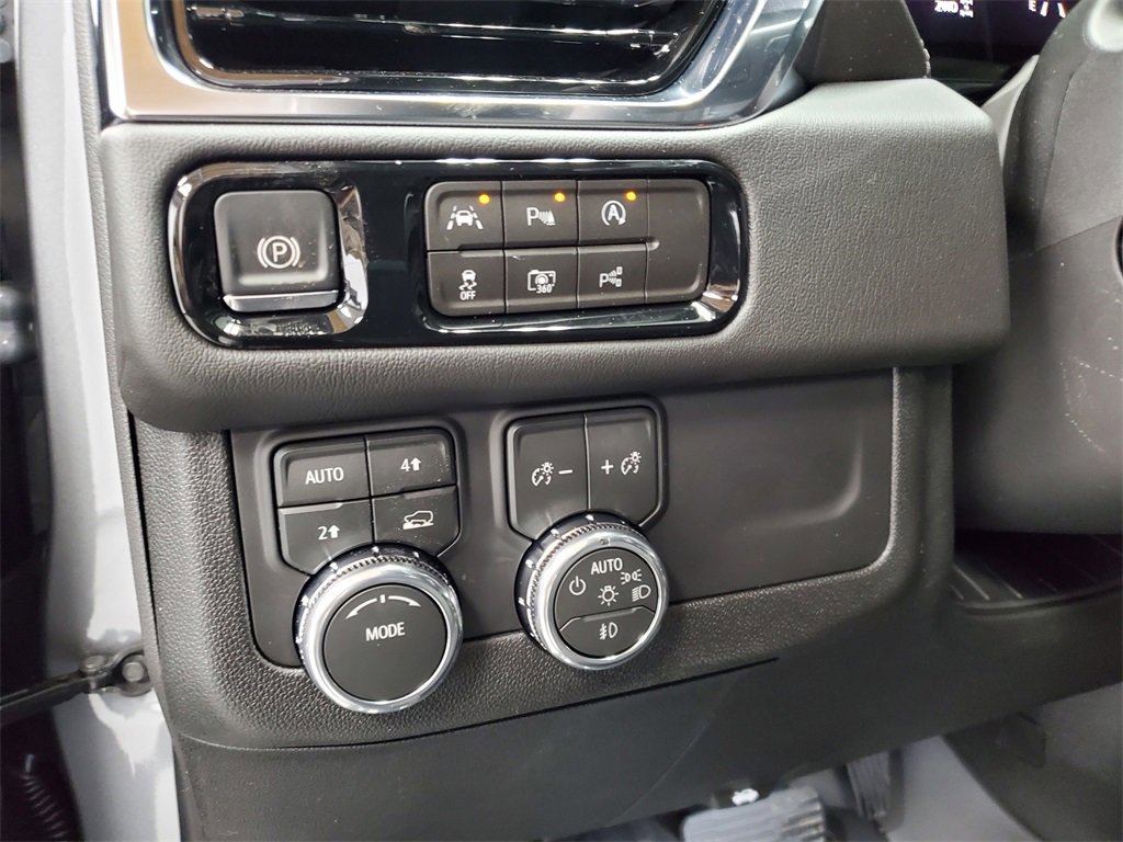 New 2026 GMC Yukon XL Denali w/ LPO, Floor Liner Package image 13