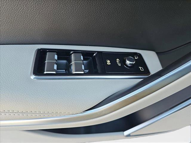 New 2025 Jaguar F-PACE R-Dynamic S image 28