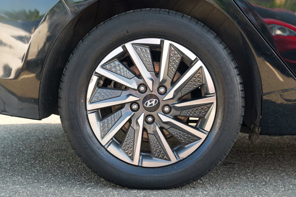 Used 2020 Hyundai Ioniq Limited FWD image 13