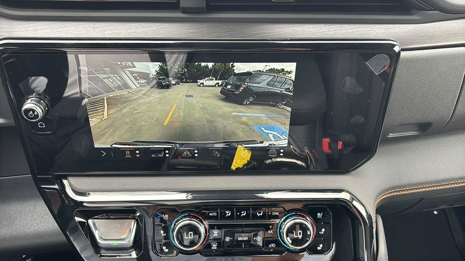 New 2026 GMC Sierra 1500 AT4 w/ AT4 Premium Package AWD/4WD image 34
