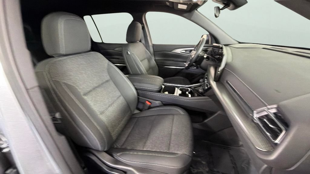 Certified 2026 Chevrolet Traverse LT FWD image 37