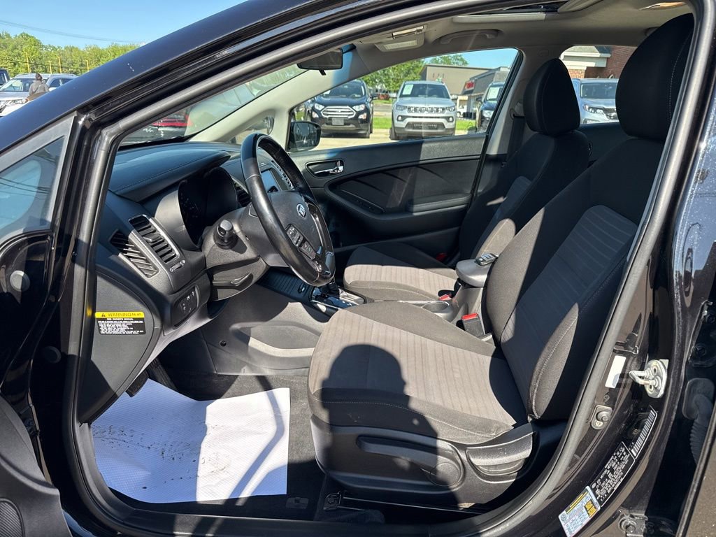 Used 2018 Kia Forte S w/ S Technology Plus Package FWD image 24