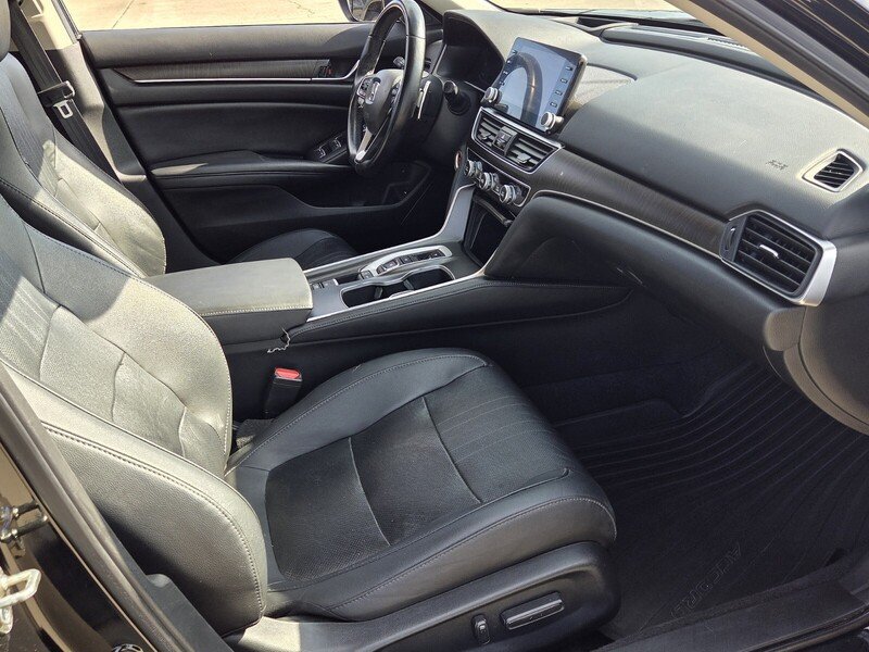 Used 2020 Honda Accord Touring image 18