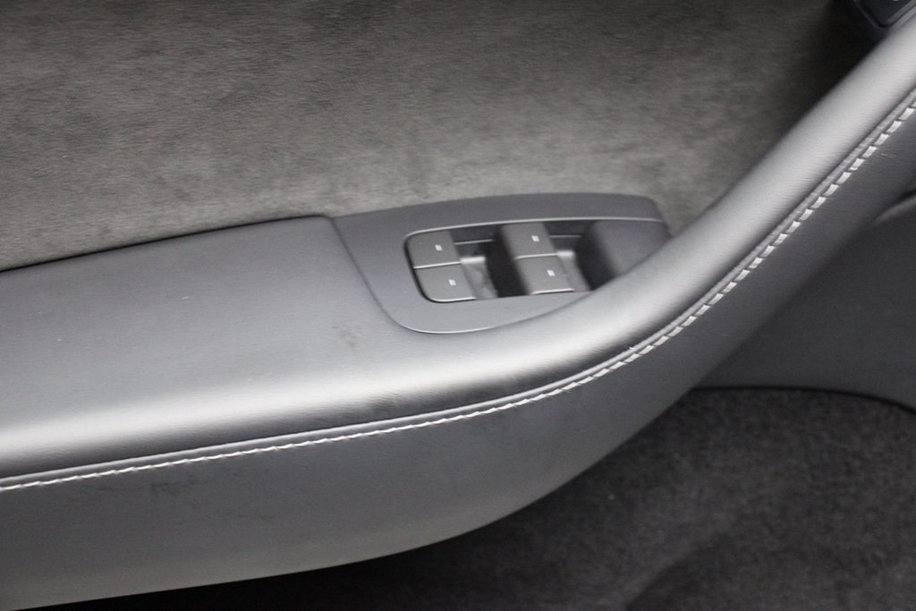 Used 2023 Tesla Model Y Long Range AWD/4WD image 25