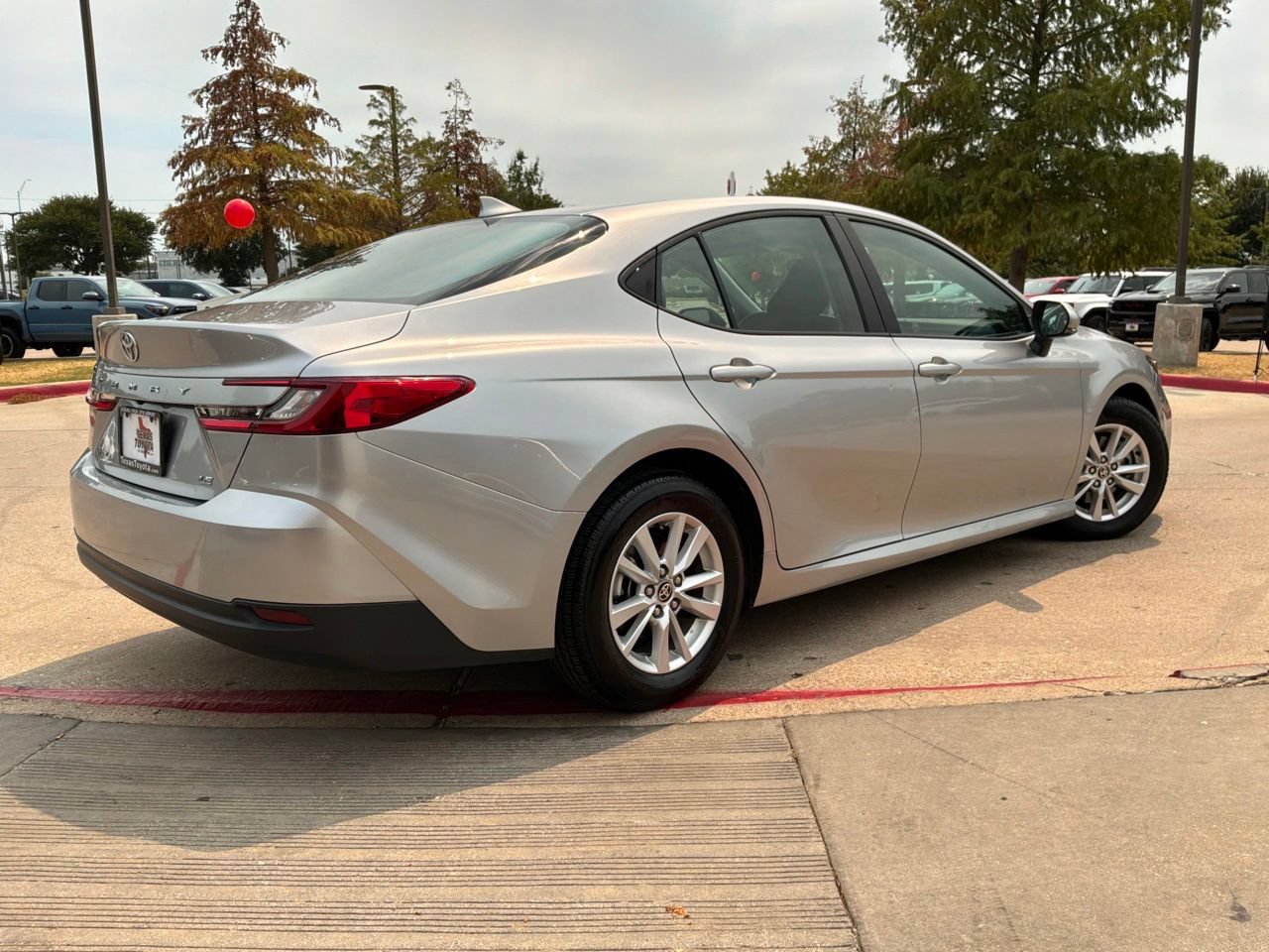 Used 2025 Toyota Camry LE FWD image 6