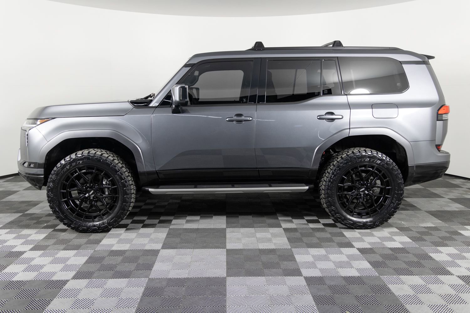 Used 2025 Lexus GX 550 image 3