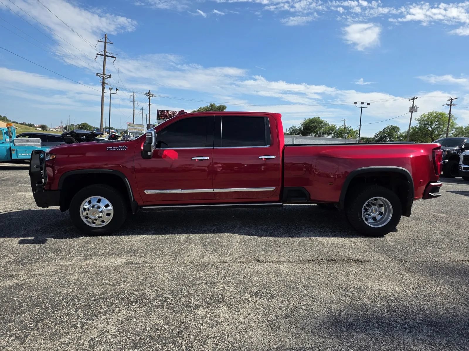 Used 2025 Chevrolet Silverado 3500 High Country w/ Technology Package AWD/4WD image 4