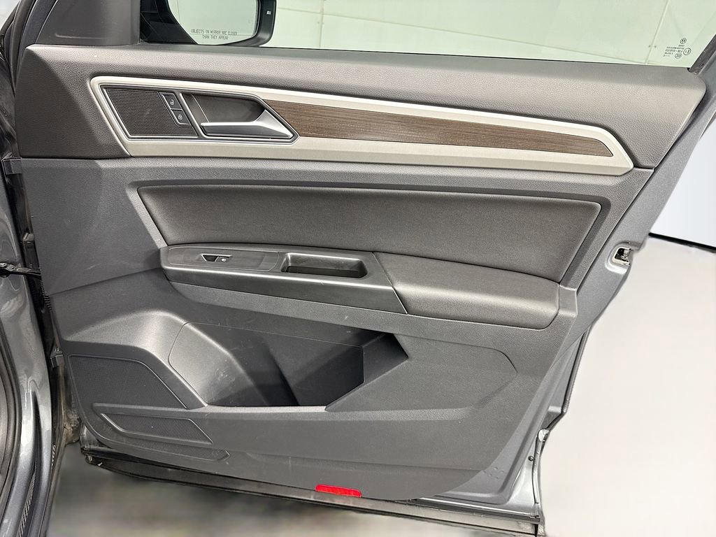 Used 2019 Volkswagen Atlas SE w/ Towing Package image 24