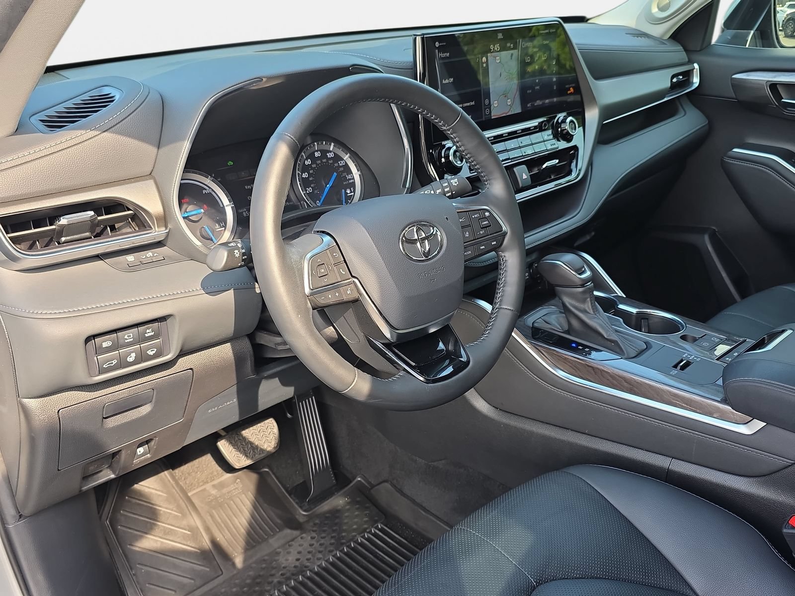 Used 2021 Toyota Highlander Limited FWD image 17