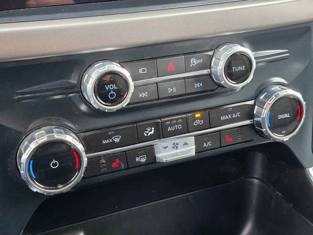 Used 2025 Ford F150 XLT w/ Equipment Group 302A MID image 31