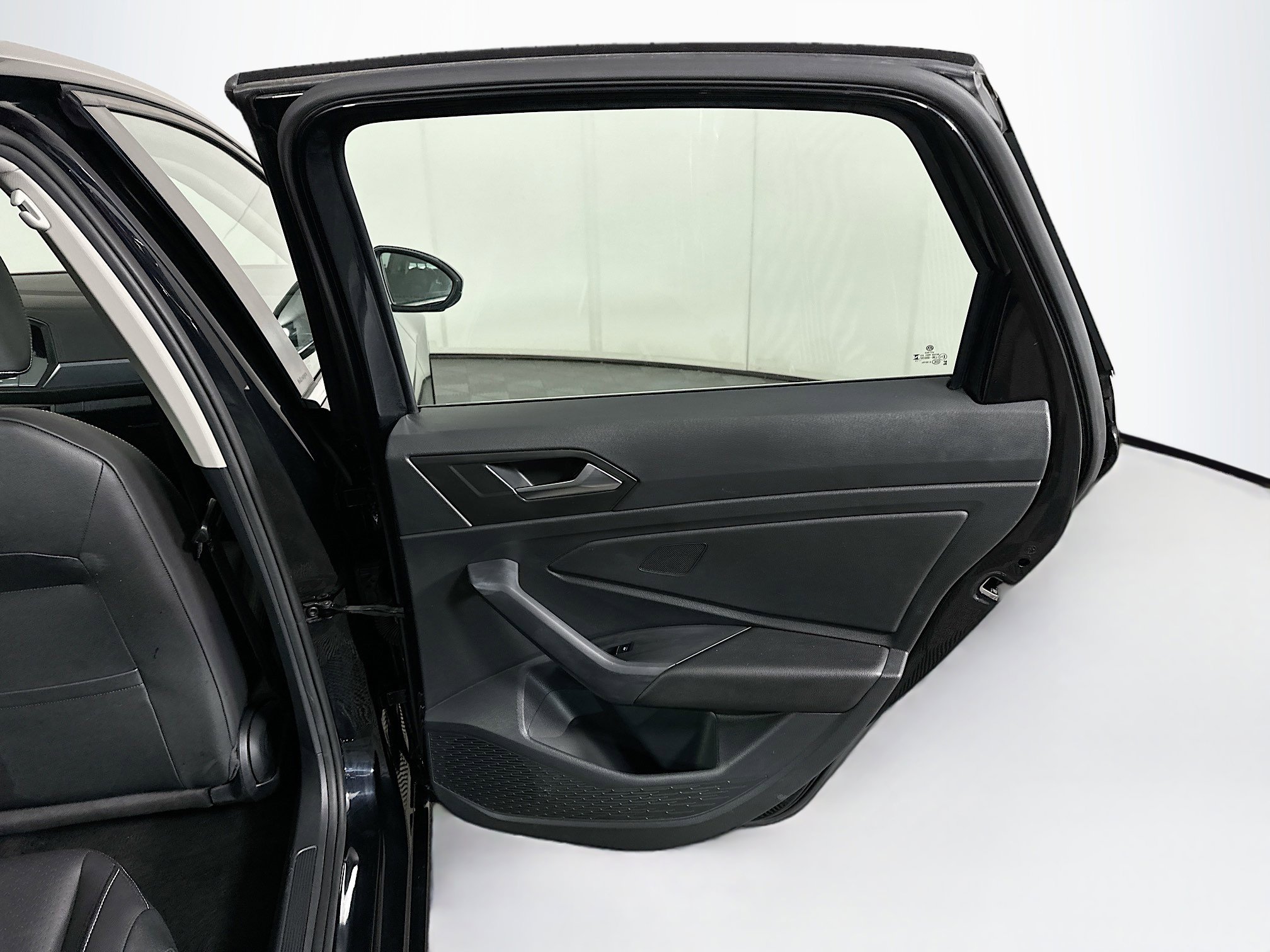 Used 2024 Volkswagen Jetta SE FWD image 28
