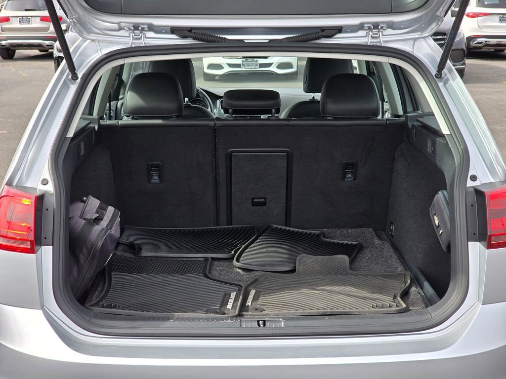 Used 2017 Volkswagen Golf Alltrack SEL image 14