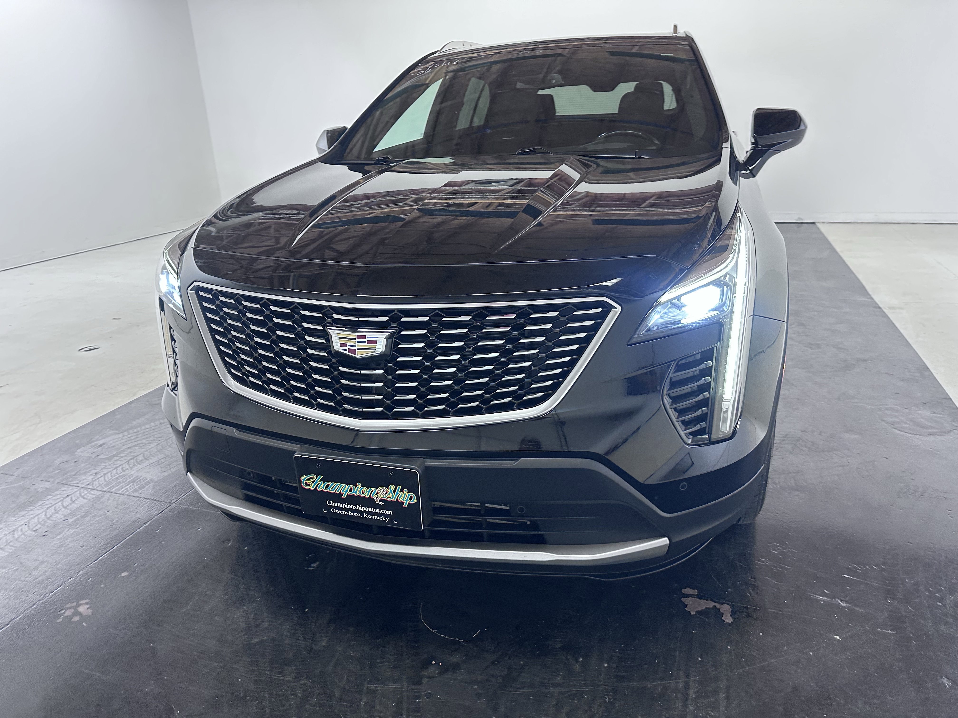 Used 2019 Cadillac XT4 Premium Luxury image 5
