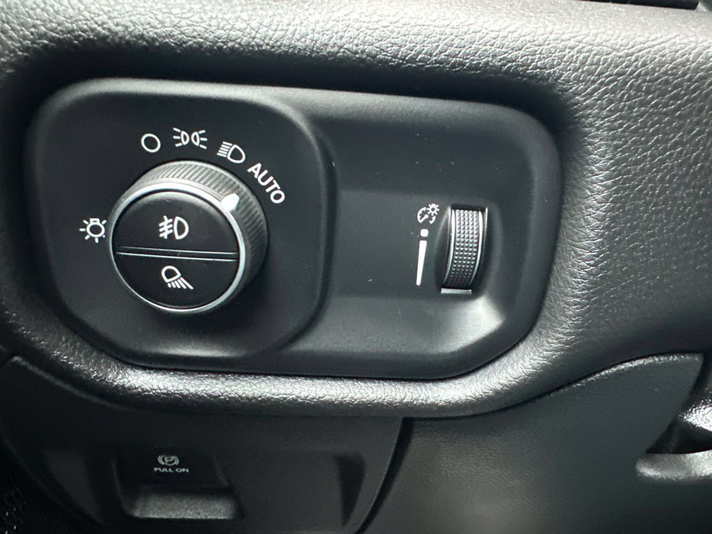 Used 2023 RAM 1500 Big Horn AWD/4WD image 35