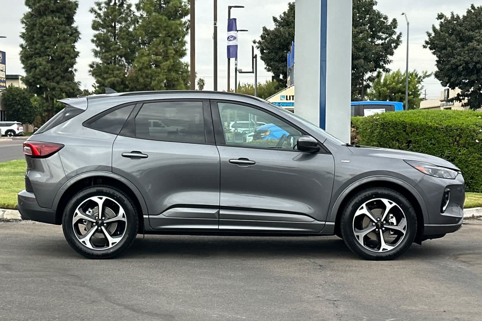 Certified 2023 Ford Escape ST-Line Elite AWD/4WD image 9