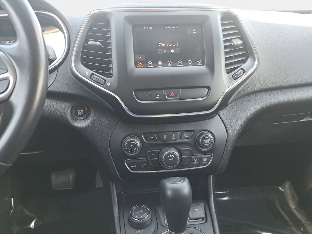 Used 2020 Jeep Cherokee Latitude Plus w/ Cold Weather Group AWD/4WD image 18