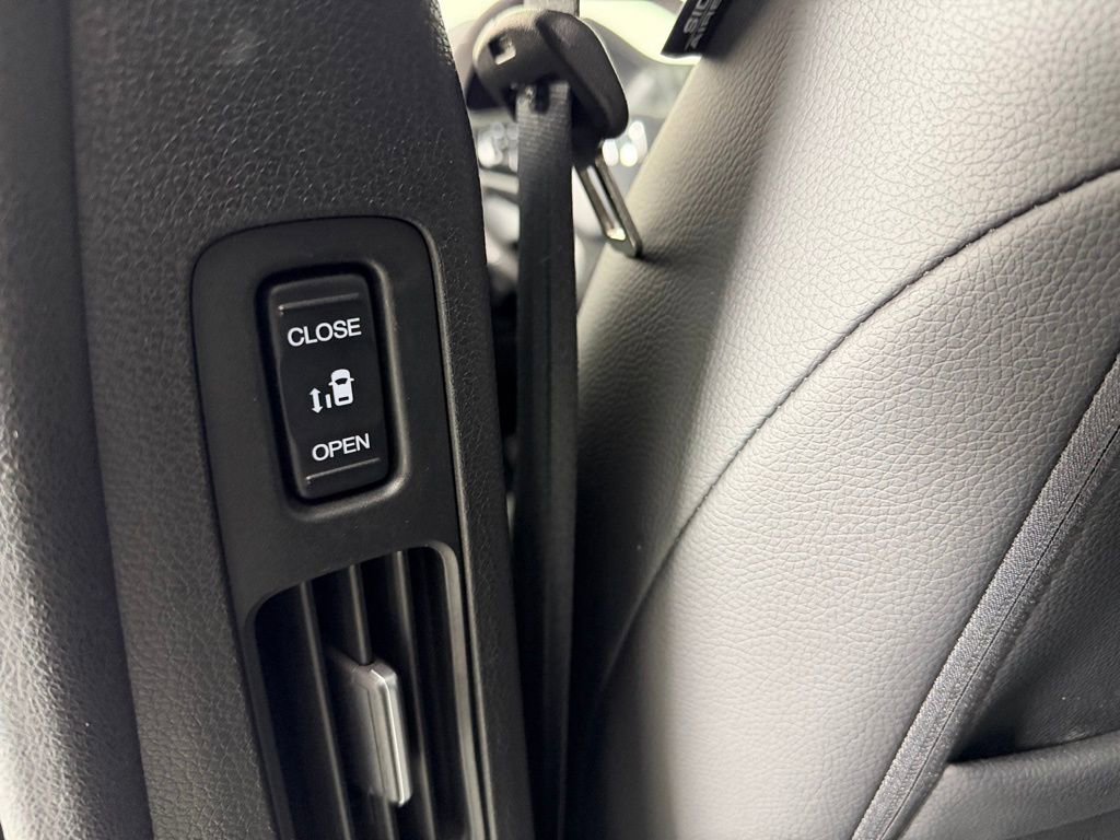 Used 2025 Honda Odyssey Sport-L image 25