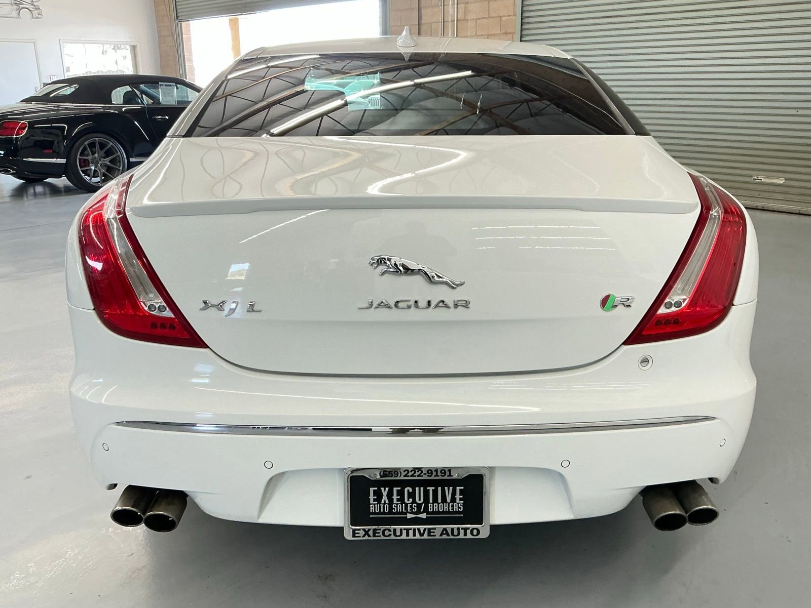 Used 2015 Jaguar XJ R LWB image 6