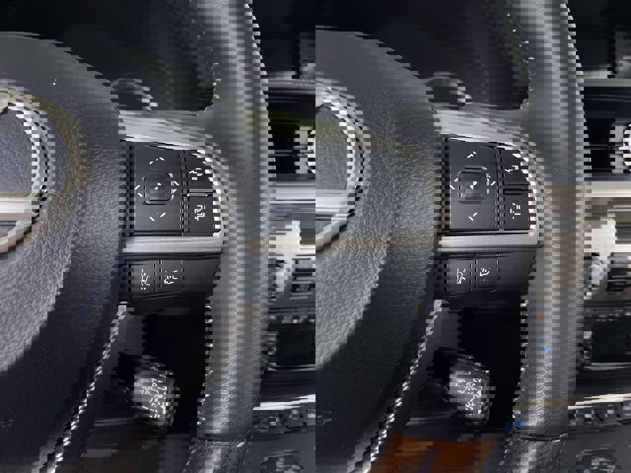 Used 2018 Lexus ES 350 w/ Luxury Package w/Wood Trim image 30