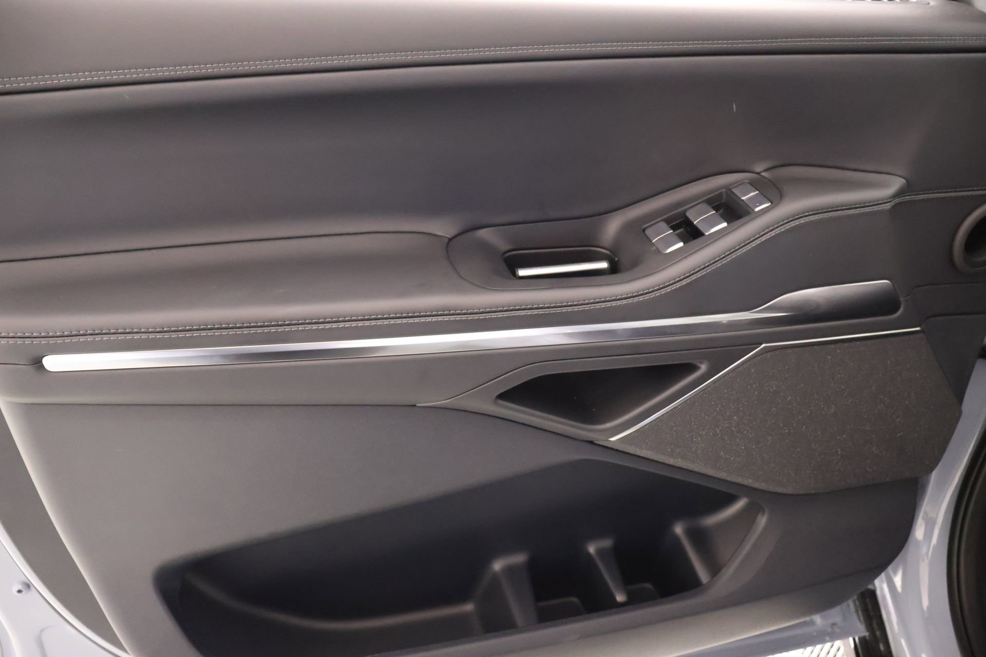 New 2026 Lincoln Navigator L Reserve AWD/4WD image 18