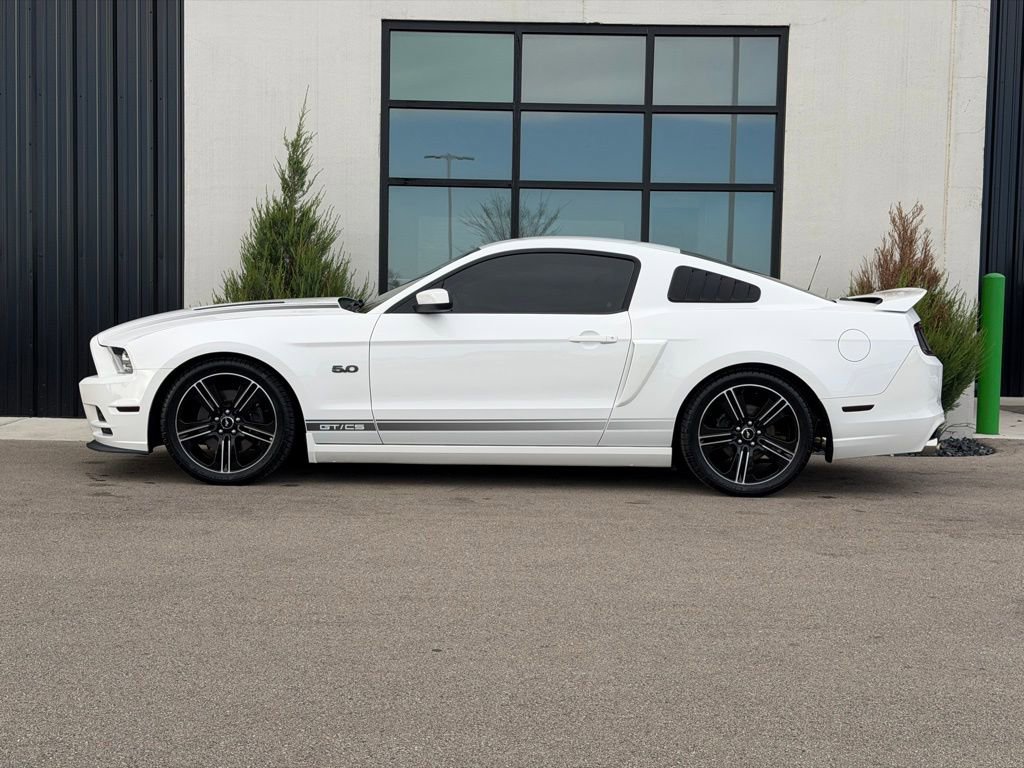 Used 2013 Ford Mustang GT Premium RWD image 2