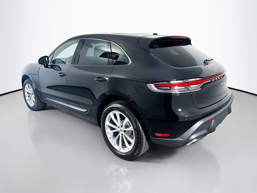 Certified 2026 Porsche Macan AWD/4WD image 3