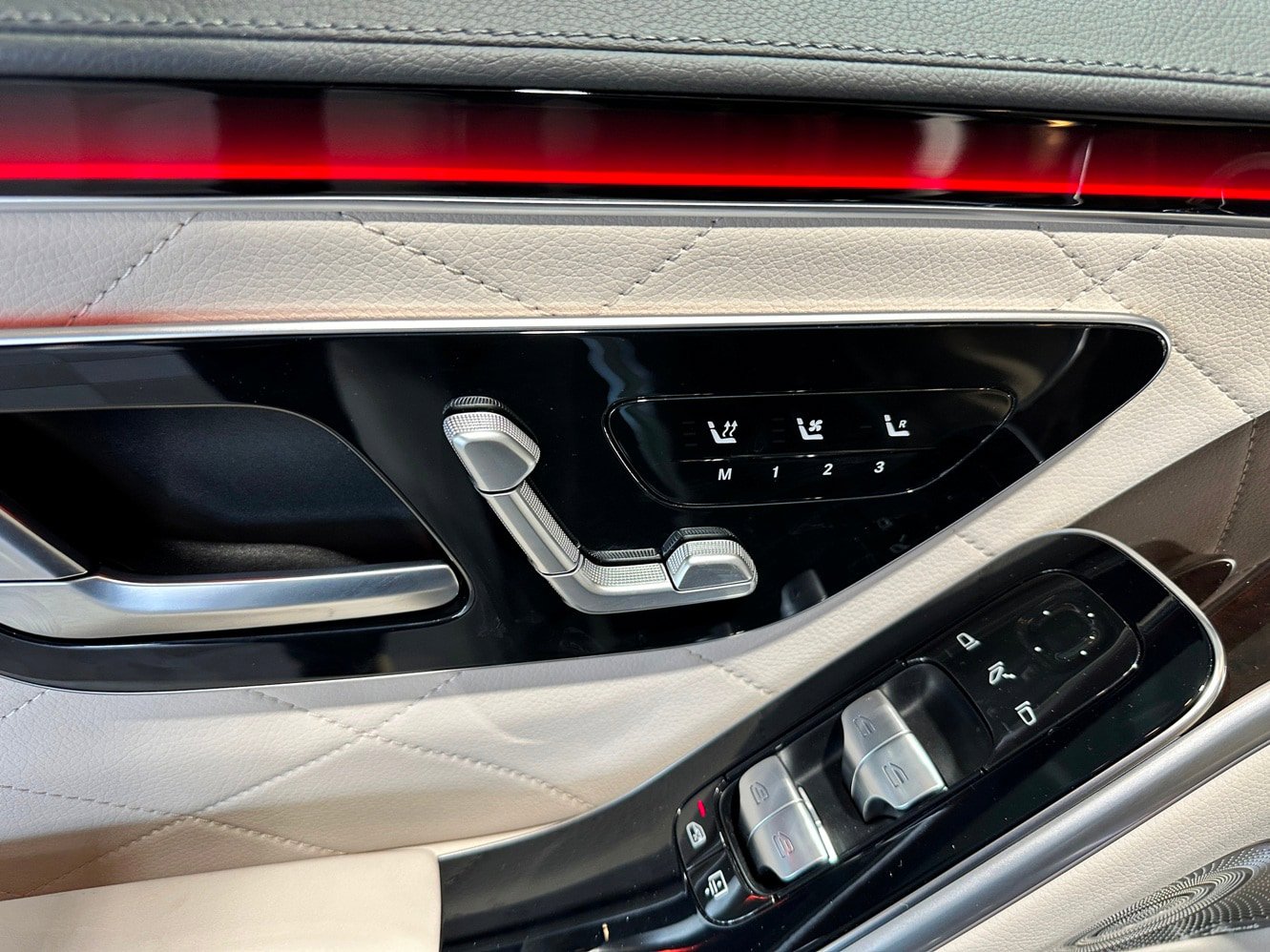 Used 2026 Mercedes-Benz S 580 4MATIC Sedan image 12