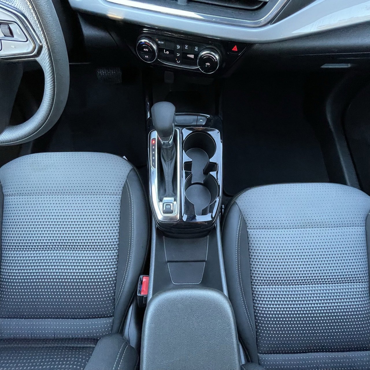 Used 2025 Chevrolet Trax LT image 20